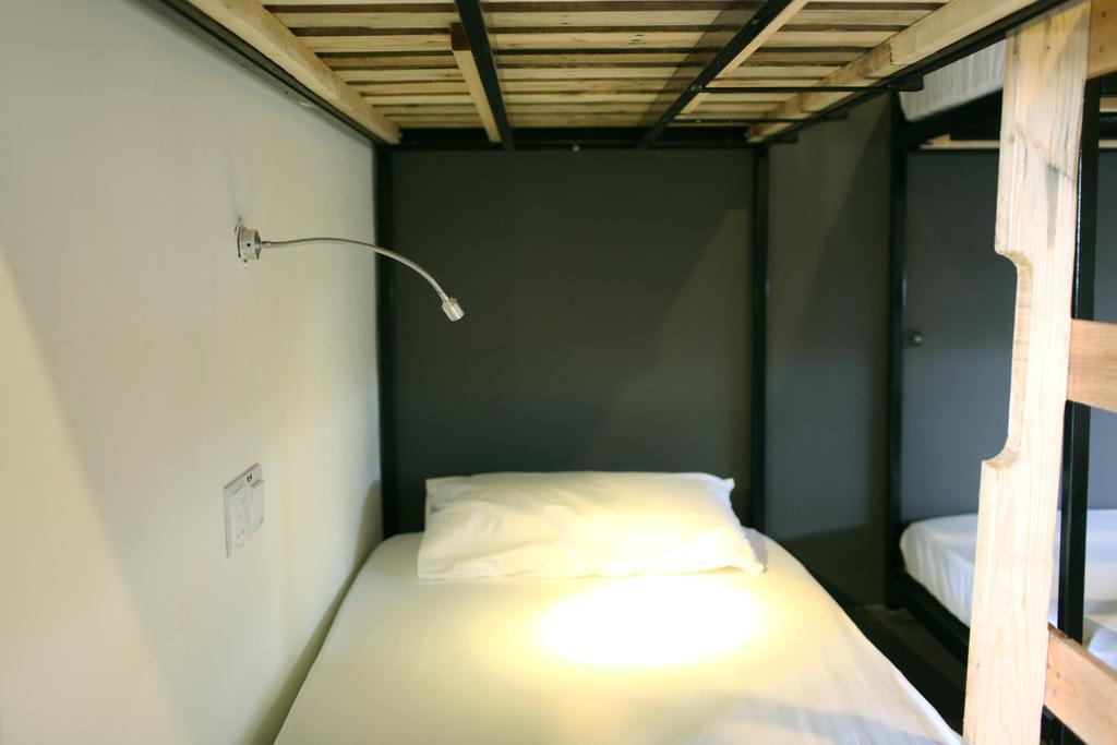 Revopackers Beds And Bunks Hostel Kuala Lumpur Exterior foto