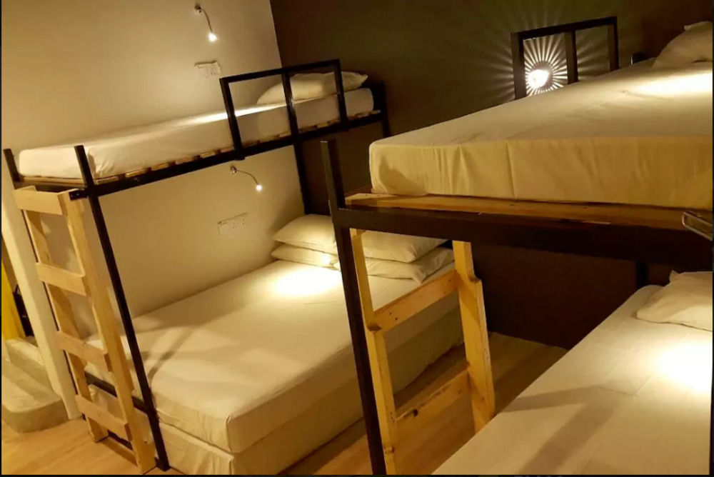 Revopackers Beds And Bunks Hostel Kuala Lumpur Exterior foto