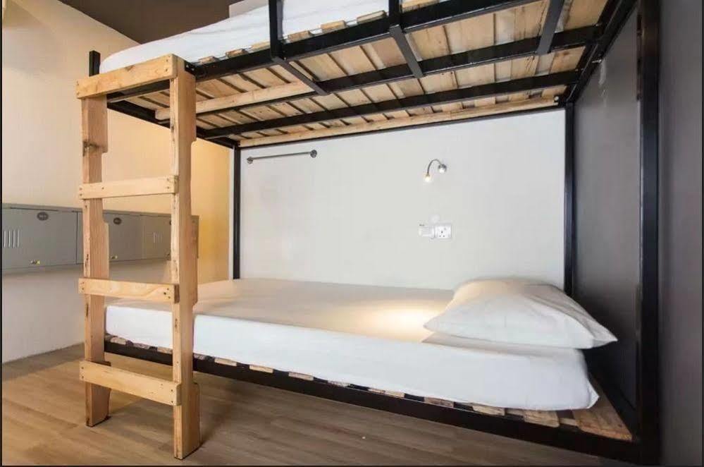 Revopackers Beds And Bunks Hostel Kuala Lumpur Exterior foto