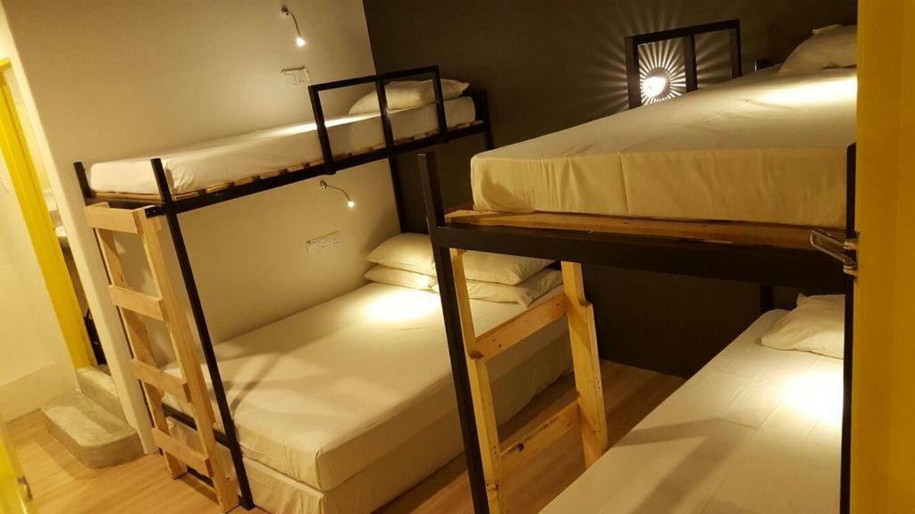 Revopackers Beds And Bunks Hostel Kuala Lumpur Exterior foto